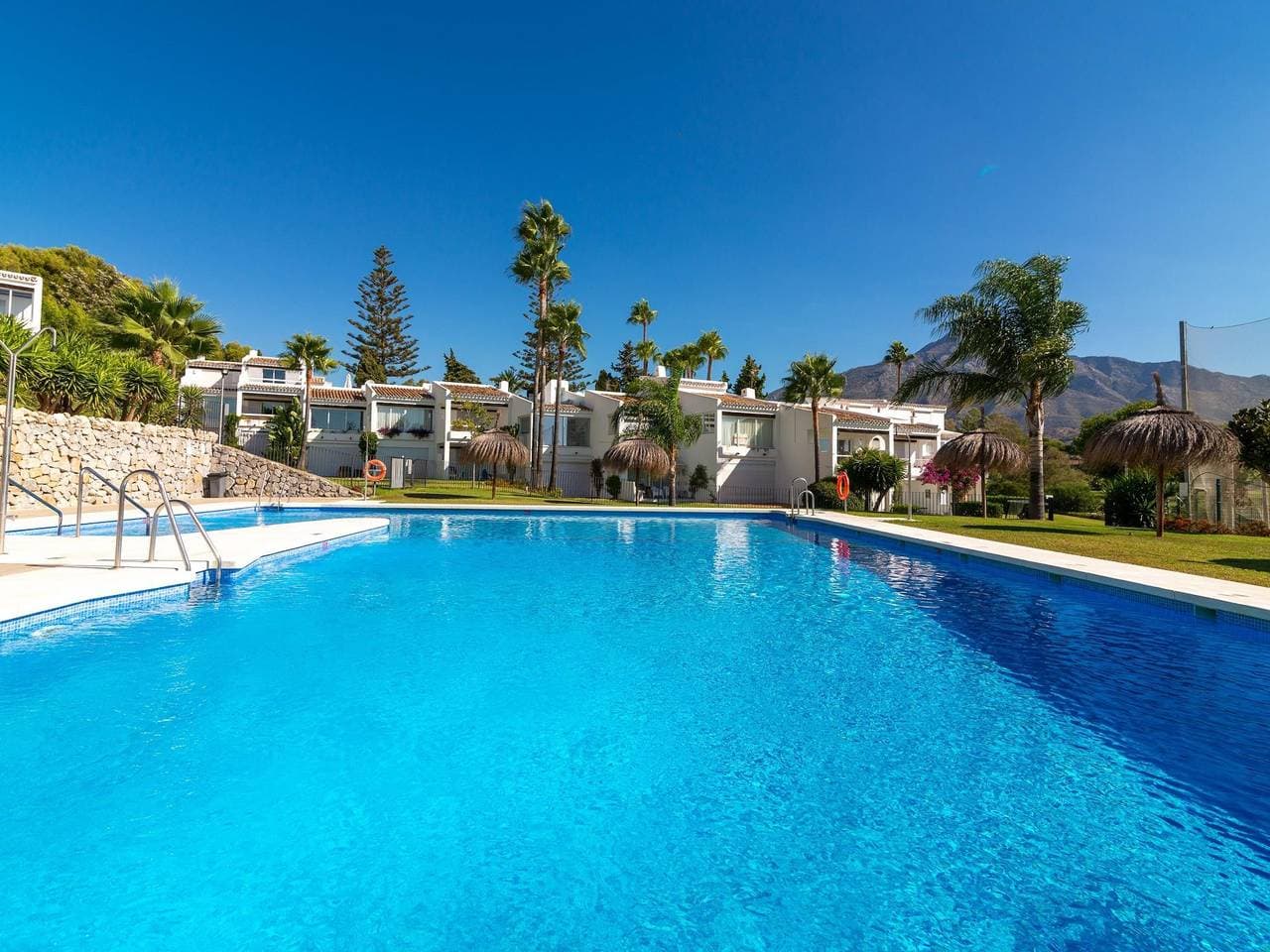 Foto 8 von 47: Duplex in Nueva Andalucia, Golfers Paradise