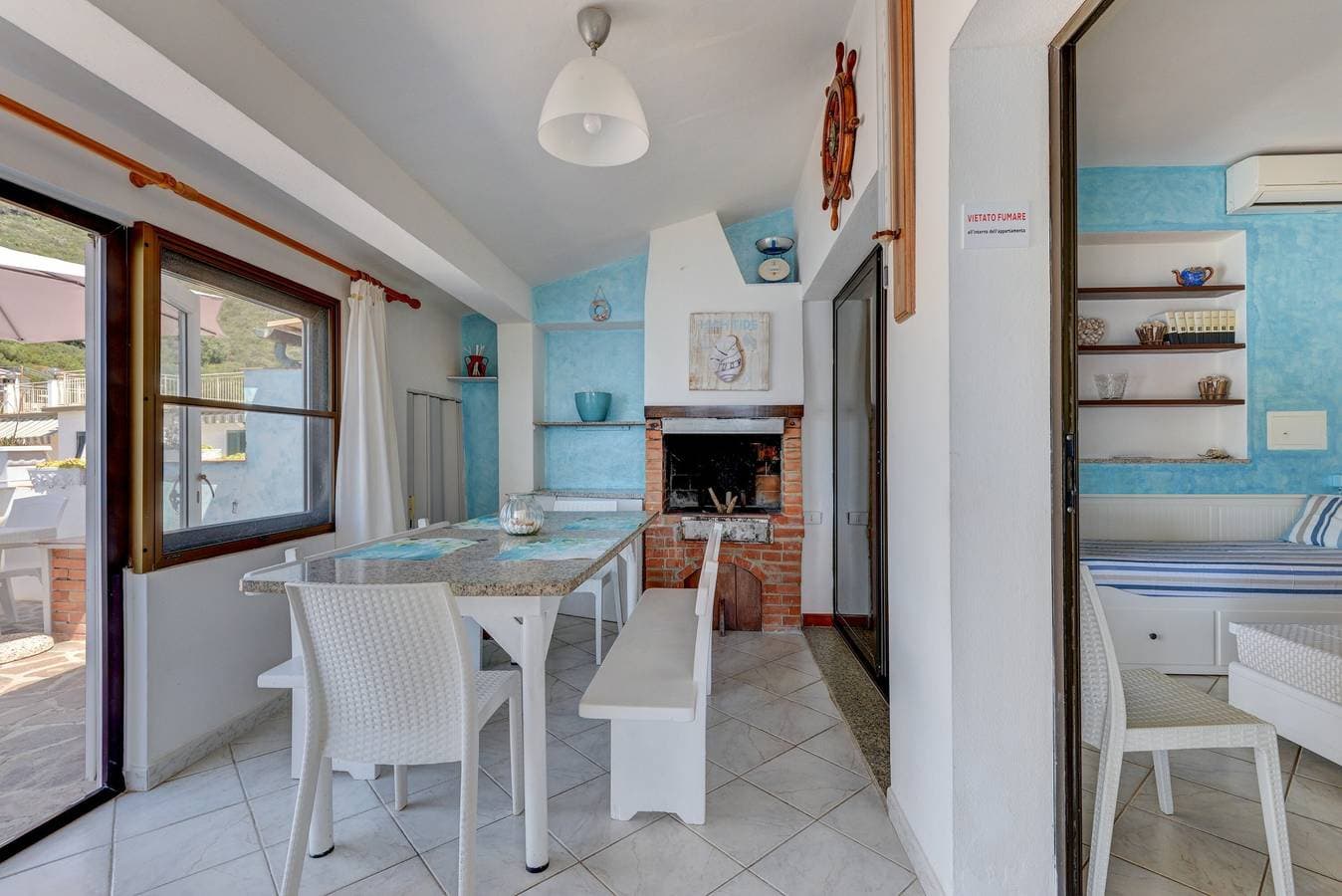 Foto 4 von 26: Ferienwohnung 'Villa Oda - Trilocale Sul Mare' mit Meerblick, WLAN und Klimaanlage