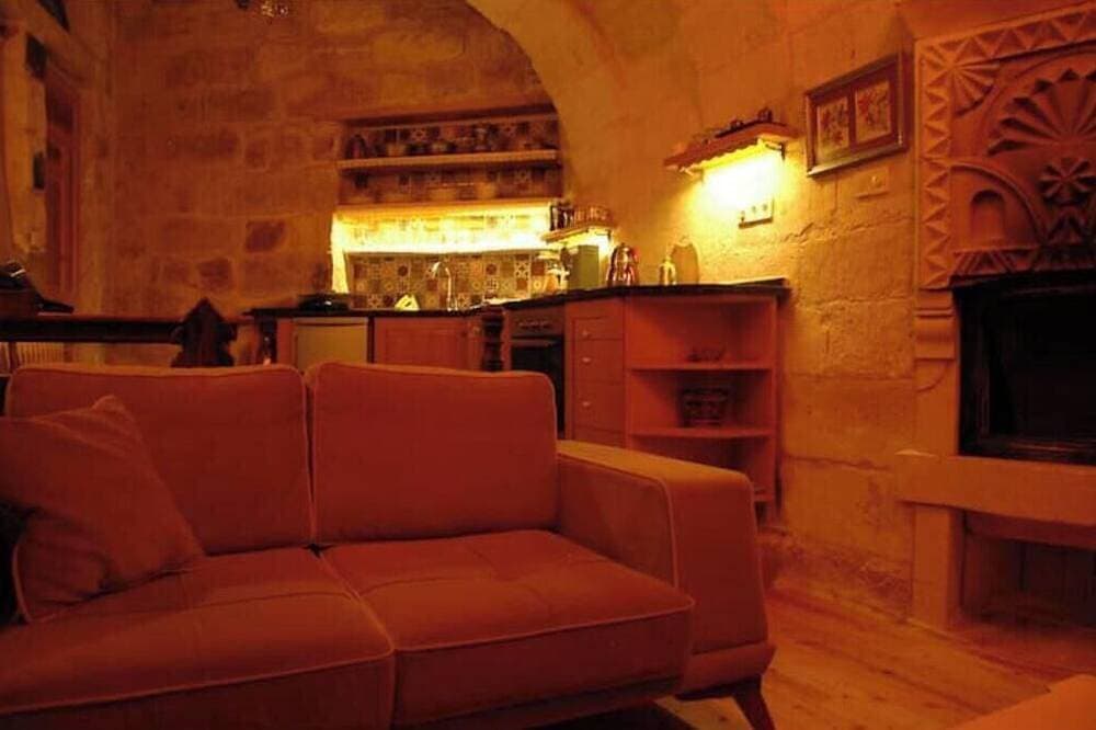 Foto 10 von 25: Anitya Cave House with Turkish Bath – Historic Winery Retreat