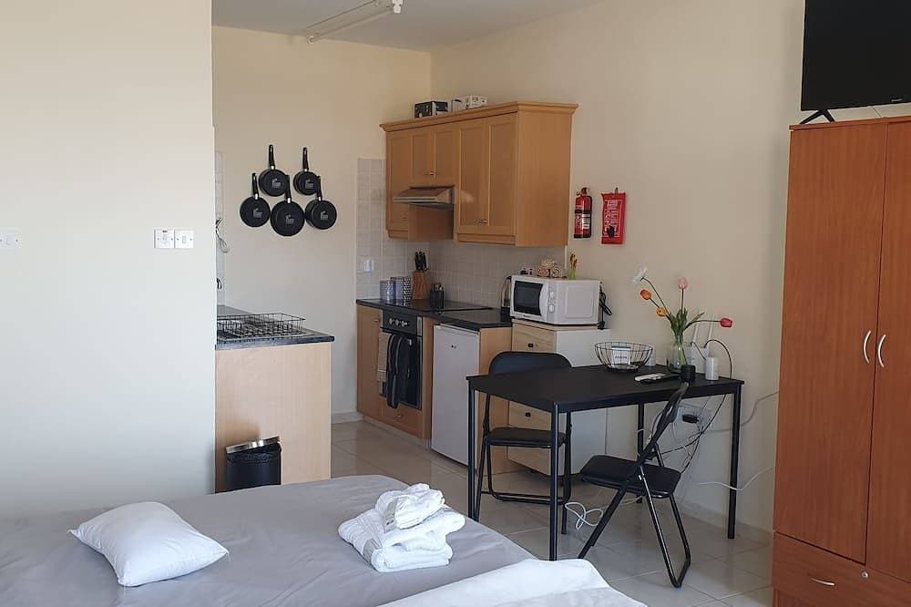 Foto 4 von 15: Stunning mountain and sea views, peaceful location in Peyia, Paphos.
