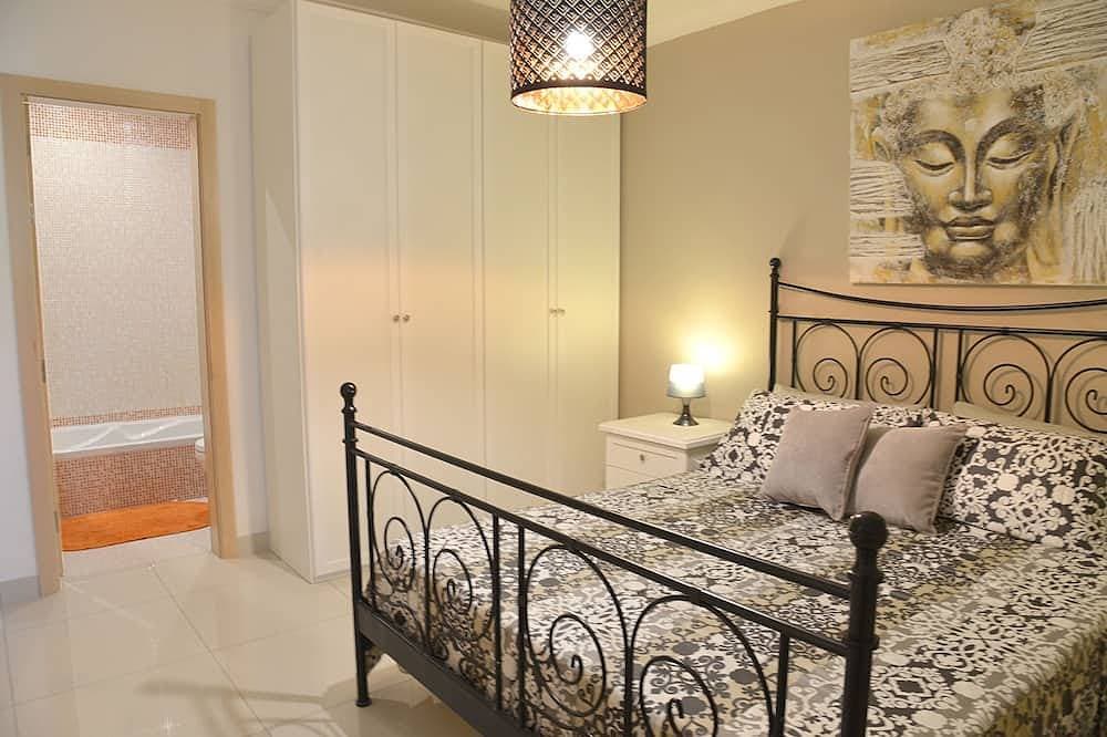 Foto 3 von 30: Modernes, geräumiges Apartment mit 3 Schlafzimmern im Zentrum von Bugibba mit Gemeinschaftspool