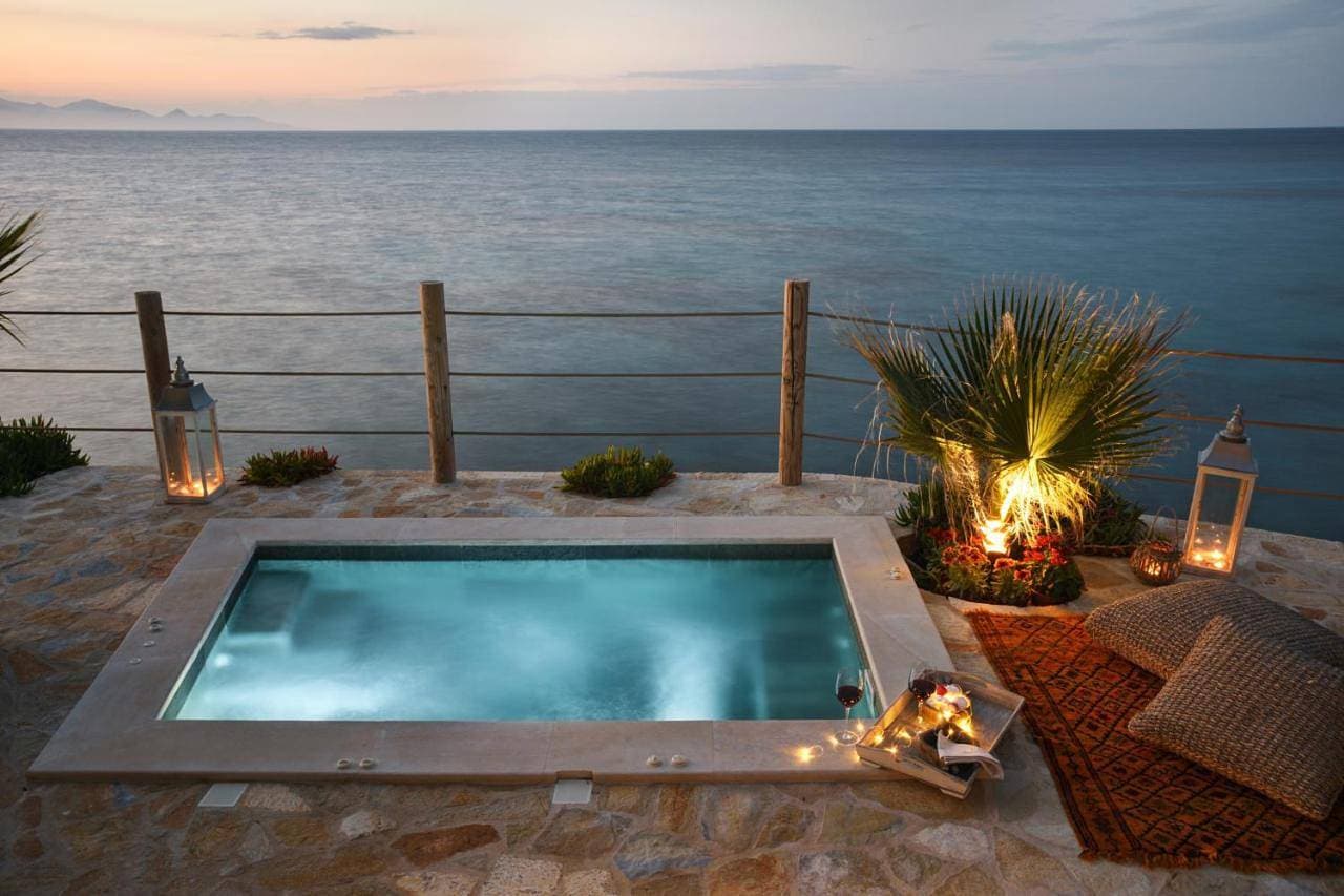 Foto 9 von 27: Water Front Suite with Mini Pool - Jetted Tub