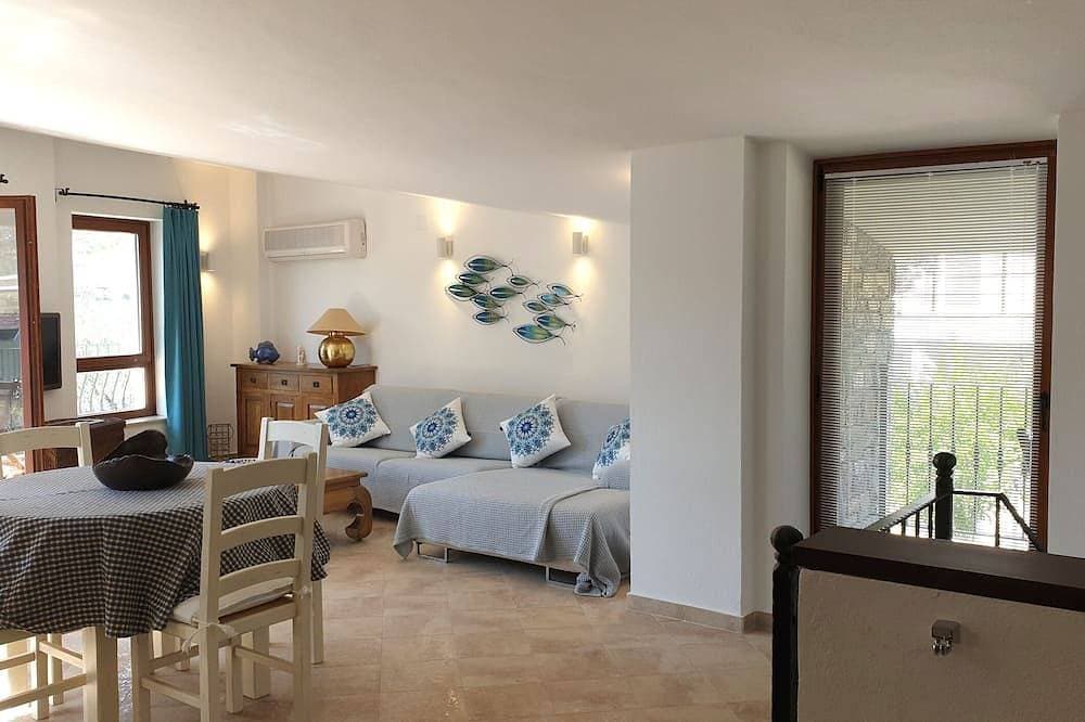 Foto 8 von 22: Romantic Stone Villa With Private Pool Just 100m From The Beach