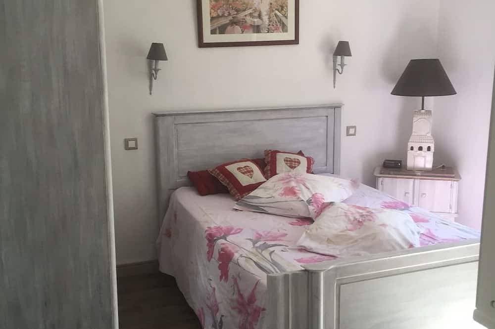 Foto 3 von 15: Charming villa with swimming pool - sleeps 8