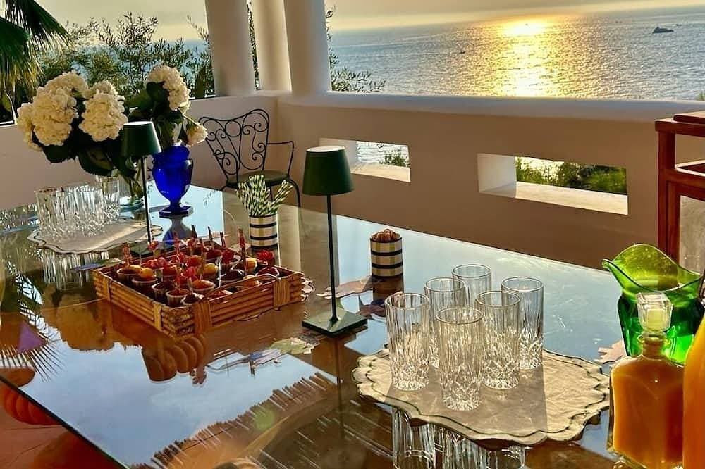 Foto 9 von 30: Schöne Panorama-Villa in einem privaten Park mit Abstieg zum Meer