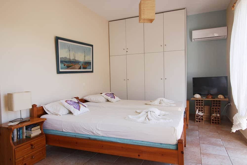 Foto 6 von 30: Mandola Studios Beachside - Skala Beach (Blue Studio)