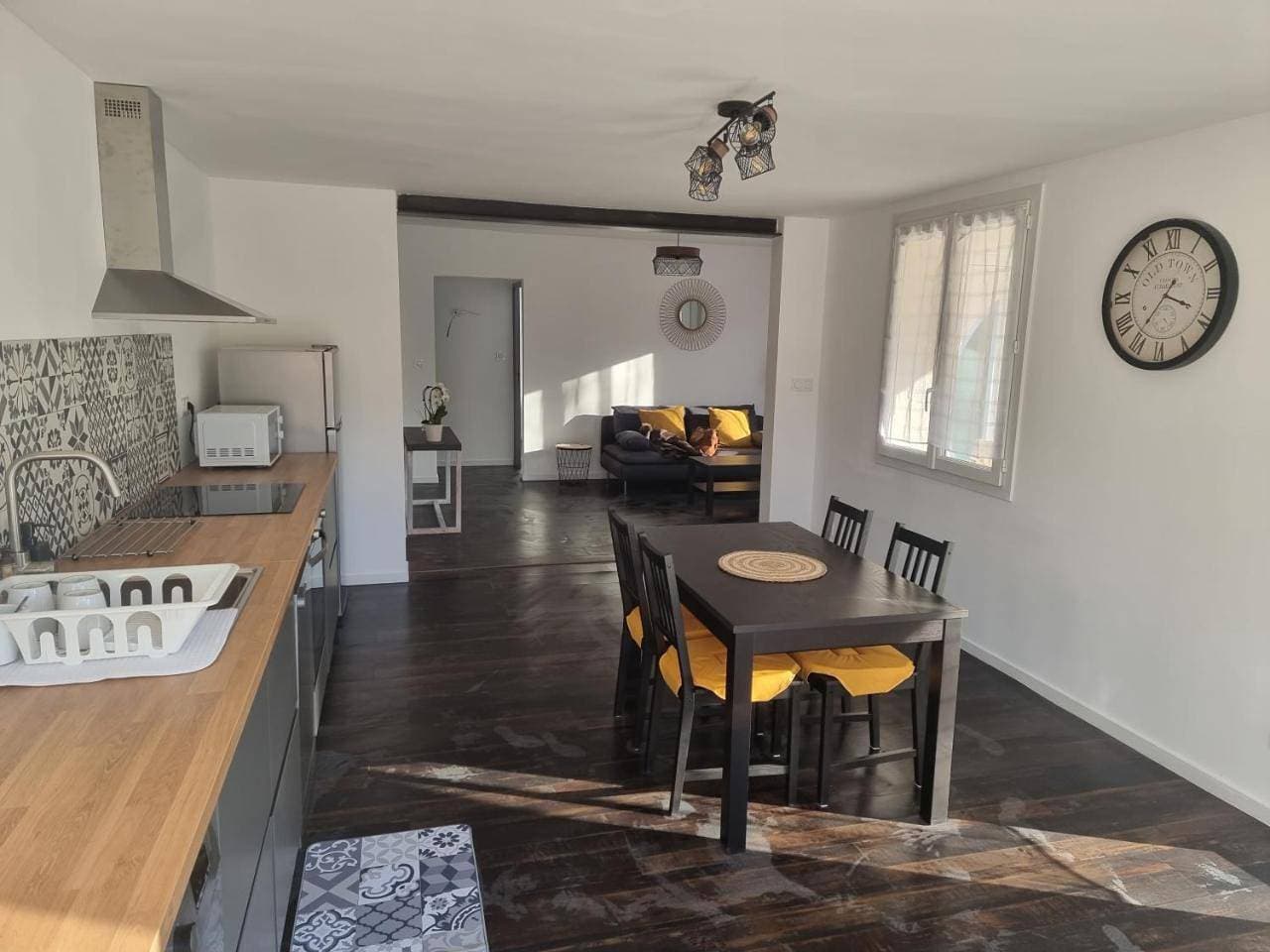 Foto 5 von 17: Two-Bedroom Apartment