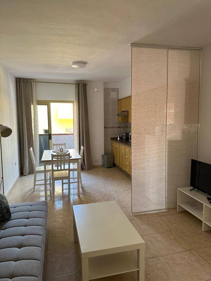 Bonito Estudio en San Isidro bien situado 1