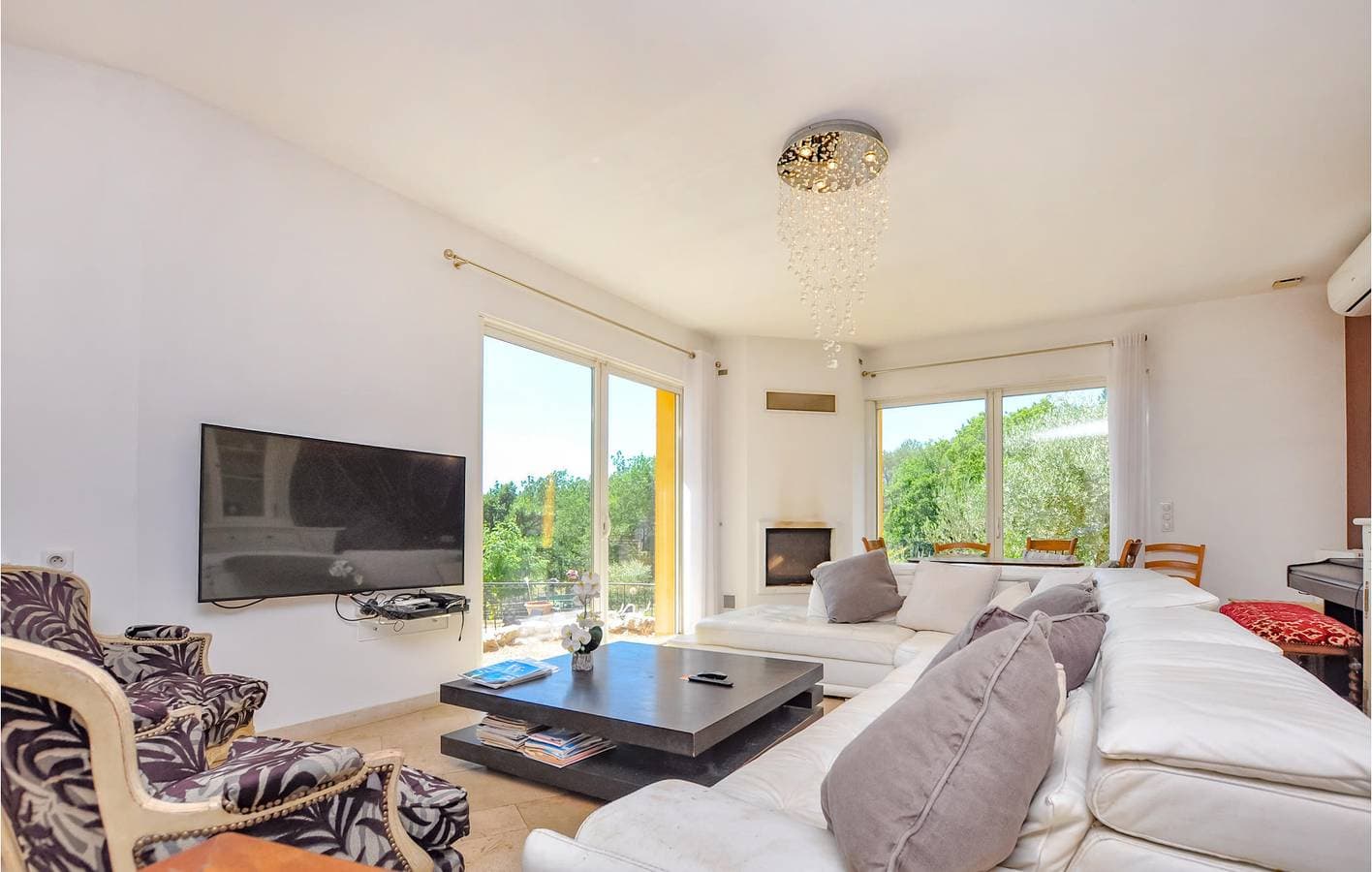 Foto 5 von 23: Poolterrasse mit Wi-Fi, Parkplatz
