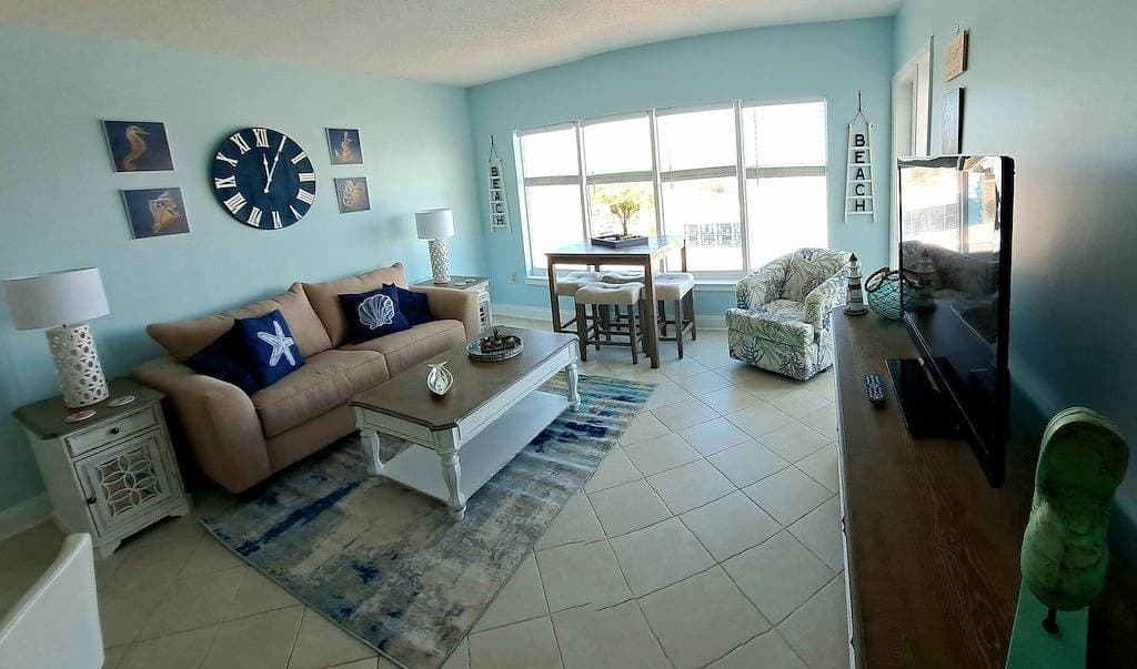 Foto 3 von 50: Ocean View One Bedroom Condo ~ Palace 1810