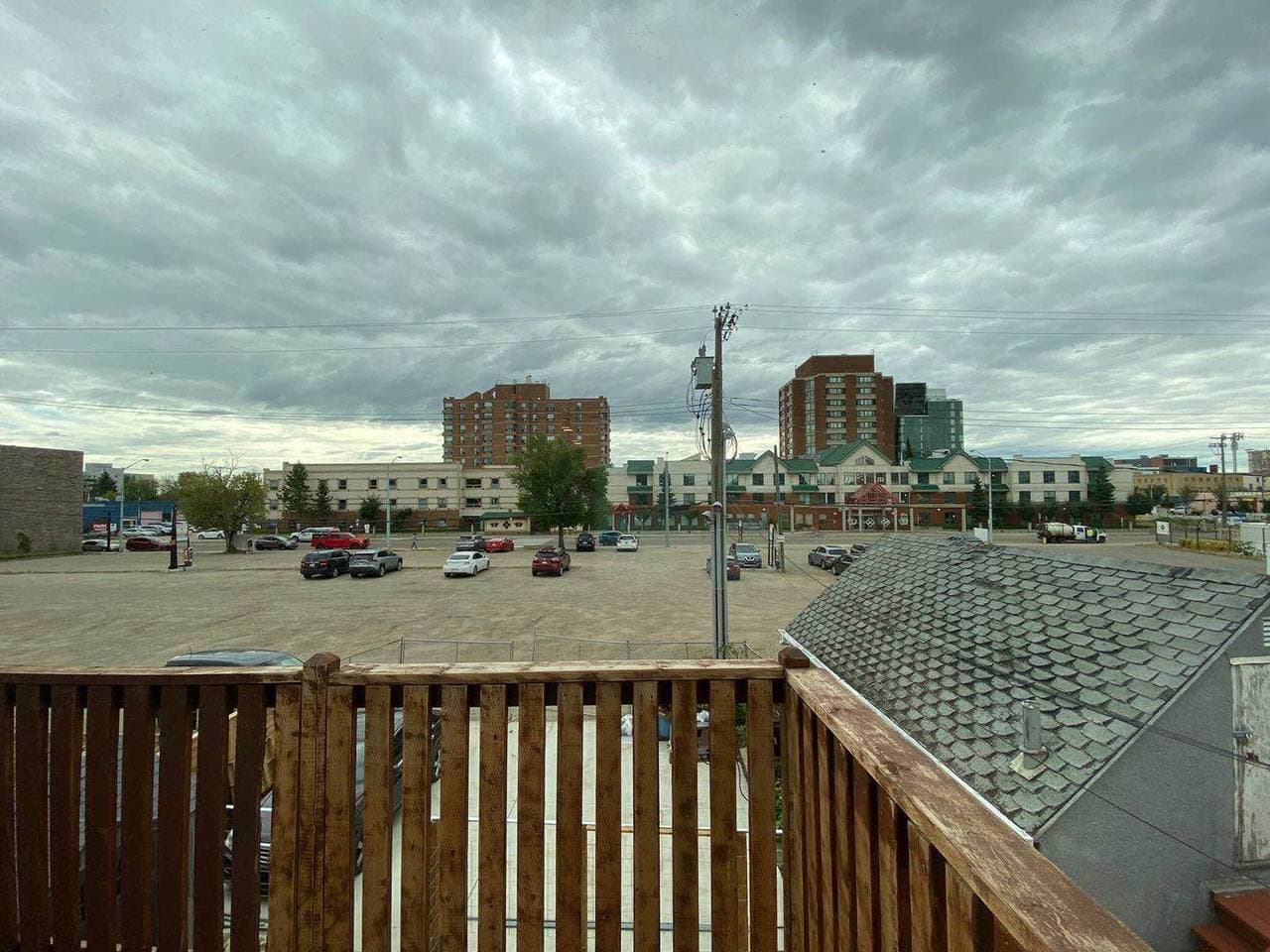 Foto 9 von 22: Beruhigende 1-Zimmer-Einheiten mit Balkon und Stadtblick