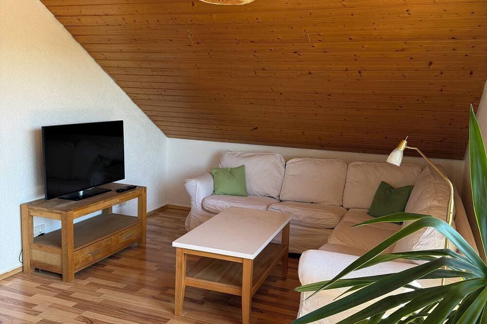 Foto 4 von 10: Schöne Gartenwohnung mit Blick auf die Hegauer Landschaft.