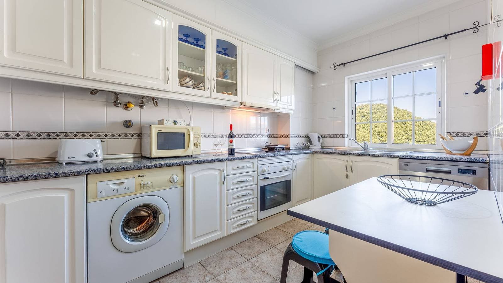 Foto 5 von 22: Bright & Cozy 1 Bdr Flat W/ Balcony by LovelyStay