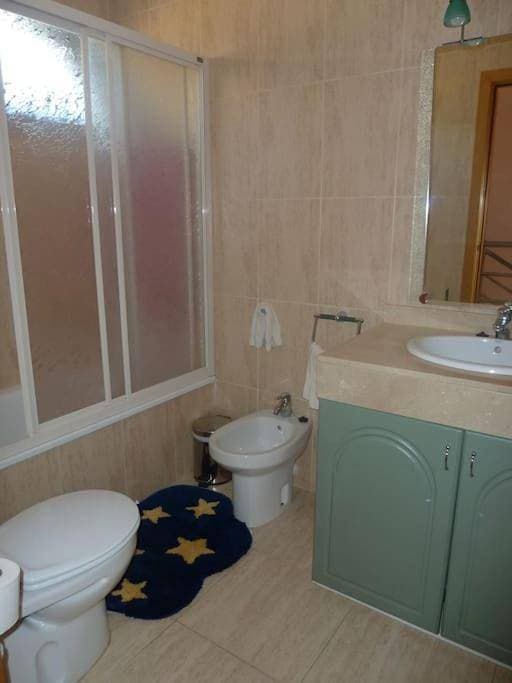 Foto 11 von 72: Three-Bedroom House