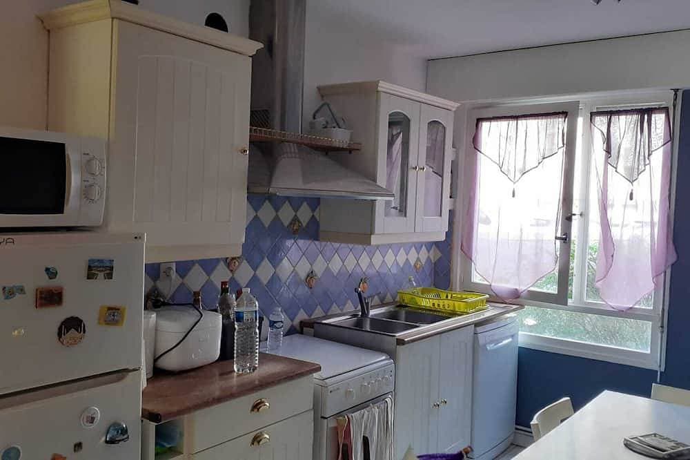 Foto 11 von 15: Stay in Caen - Spacious 4 Bedroom Apartment, Near the Beach