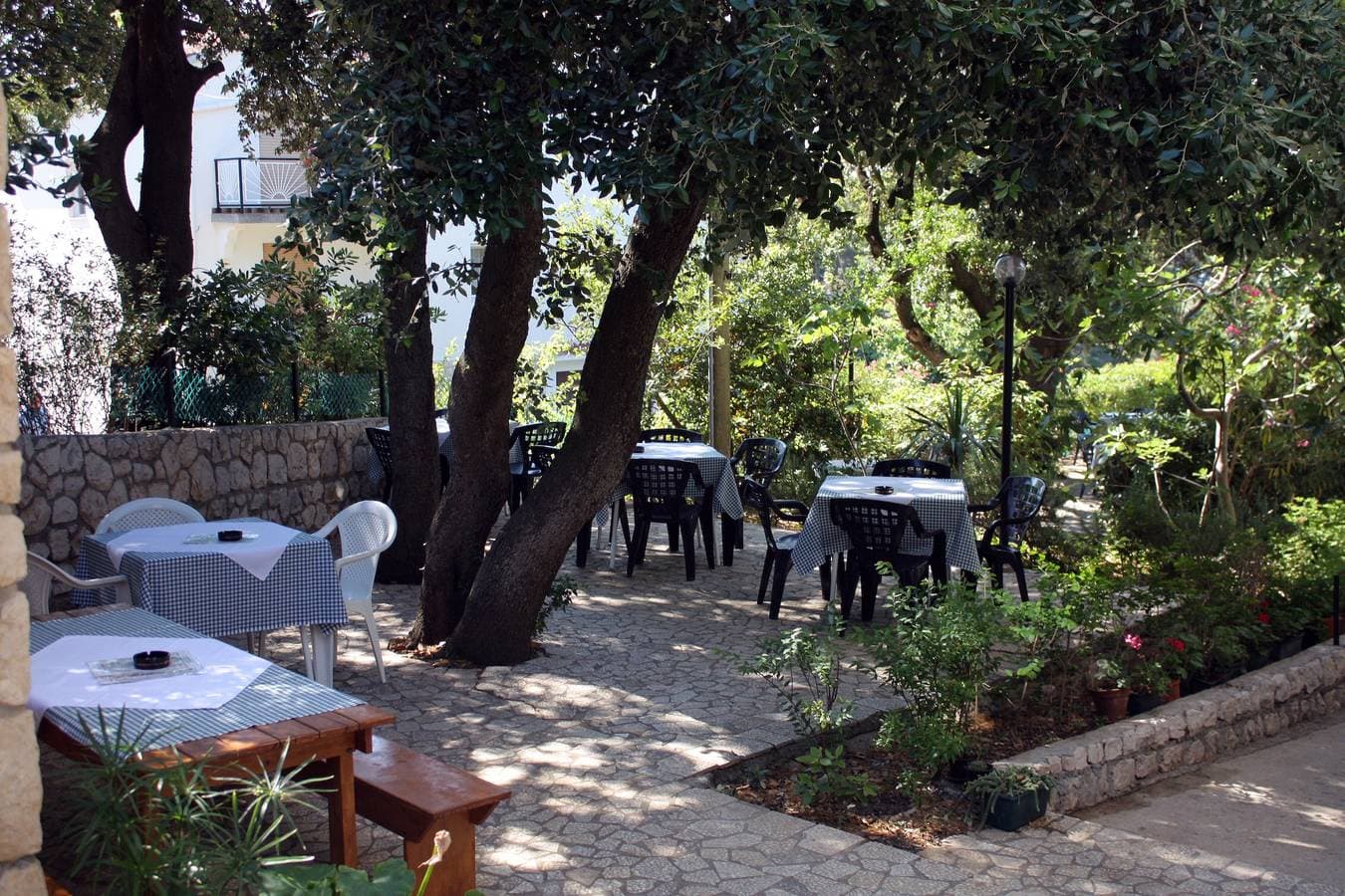 Foto 6 von 19: Studio Appartement mit Terrasse und Meerblick Suha Punta, Rab As-5050-c