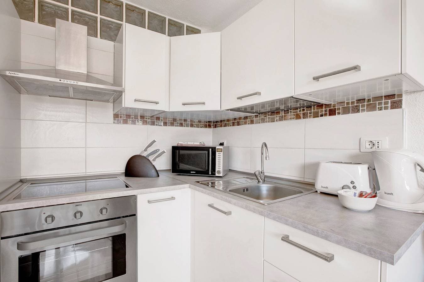 Foto 7 von 33: Ferienwohnung 'Los Geranios 304' mit Gemeinschaftspool, privater Terrasse und WLAN