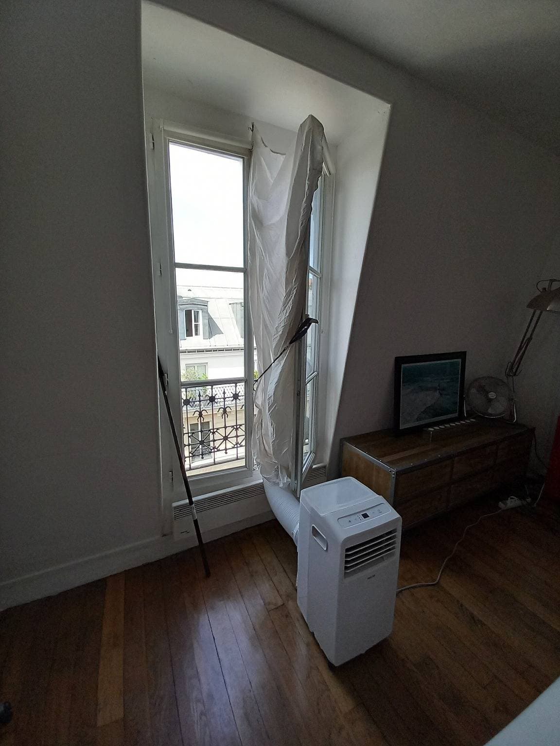 Foto 9 von 16: Ferienwohnung 'Appartement lumineux à Batignolles – Charme parisien, Arrivée autonome'