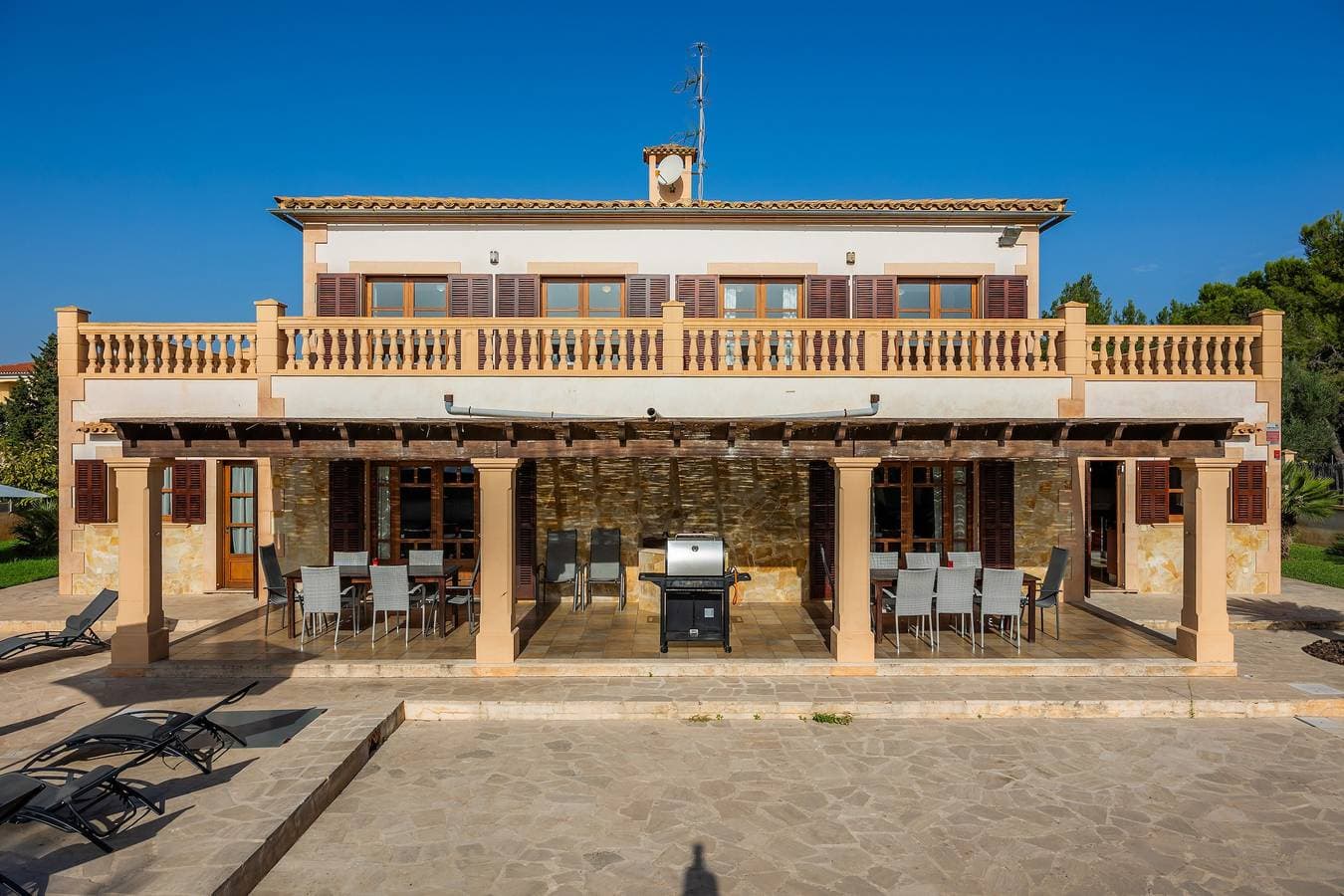 Foto 5 von 37: Villa Can Tosam Meiga mit WLAN, Pool, Terrassen und Balkon
