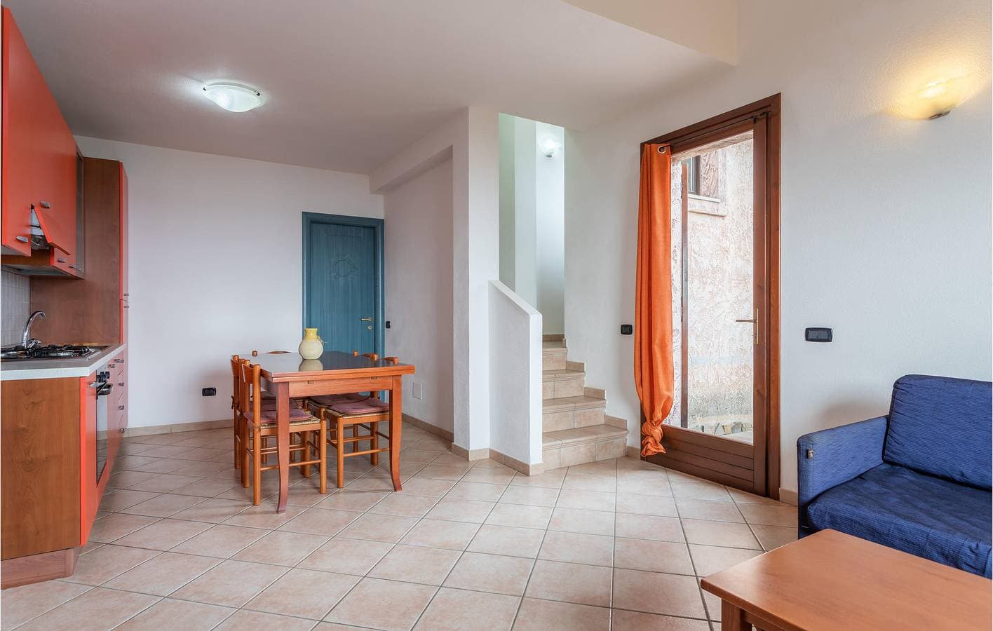 Foto 4 von 27: Apartment mit Meerblick, Parkplatz, Küche und Strand in der Nähe