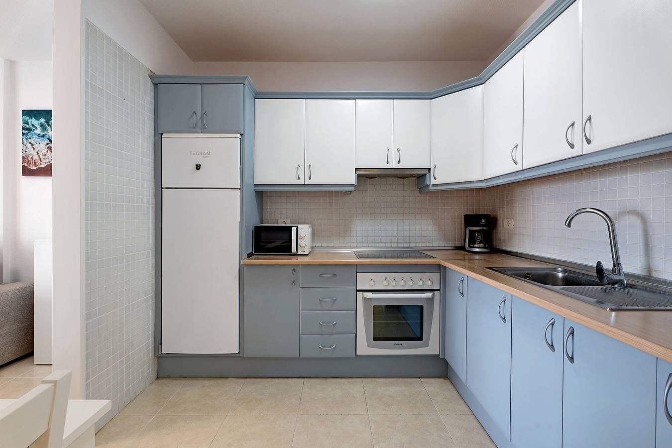 Foto 7 von 24: Ferienwohnung 'Isabel Vista Sur' mit Meerblick, Gemeinschaftspool und WLAN