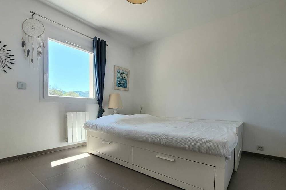Foto 3 von 23: Zeitgenössische Villa mit modernem Pool