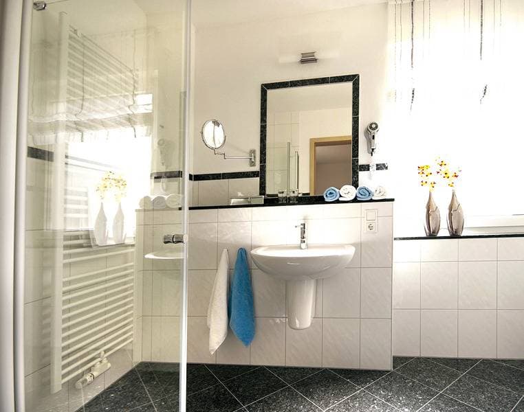 Foto 11 von 45: Hotel Edelweiss - Garni - Ferienwohnung Strycktal