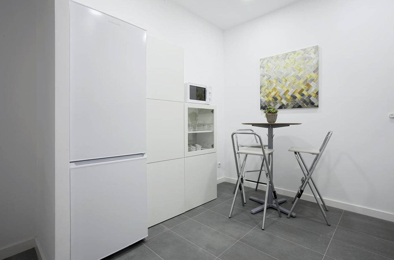 Foto 5 von 16: Exclusive 3Bd Apartment near Reina Sofia Museum. Reina Sofia II