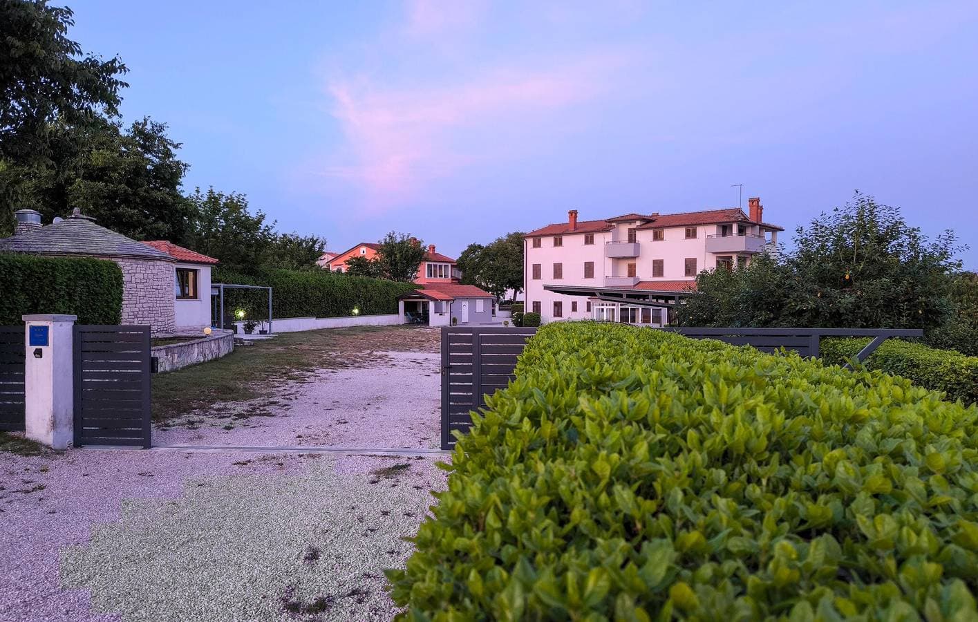 Foto 8 von 22: Gemütliche Ferienwohnung mit Terrasse und Parkplatz in der Nähe eines Bistros in Žminj