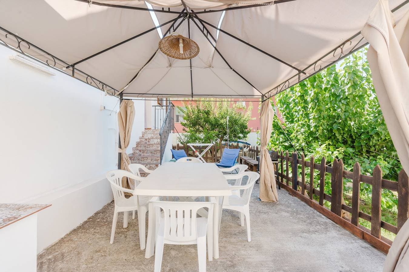 Foto 4 von 22: Ferienwohnung 'Sea Nest - Giardino E Spiaggia' mit Privatterrasse, Wi-Fi und Klimaanlage