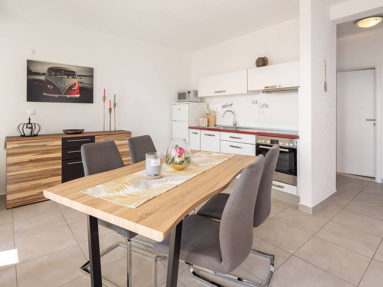 Foto 9 von 56: Moderne, helle Ferienwohnung mit Meerblick