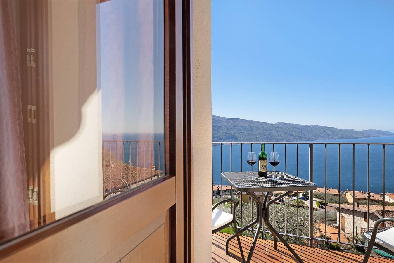 Foto 4 von 39: Ferienwohnung 'Rustico Spagnol 2' mit Seeblick, Pool und WLAN