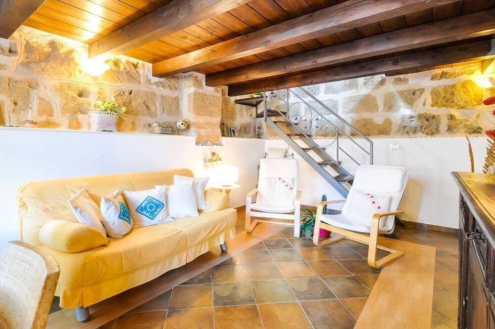 Foto 13 von 30: Alghero Old Town. Authentic Mediterranean Apartment  near the Sea. Sardinia