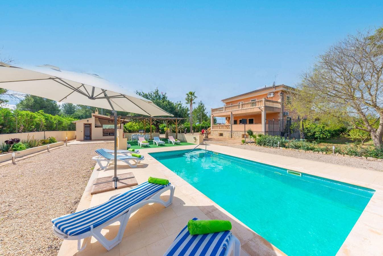 Es Garroveret - Traumhafte Finca mit privatem Schwimmbad und kostenlosem W-Lan 1