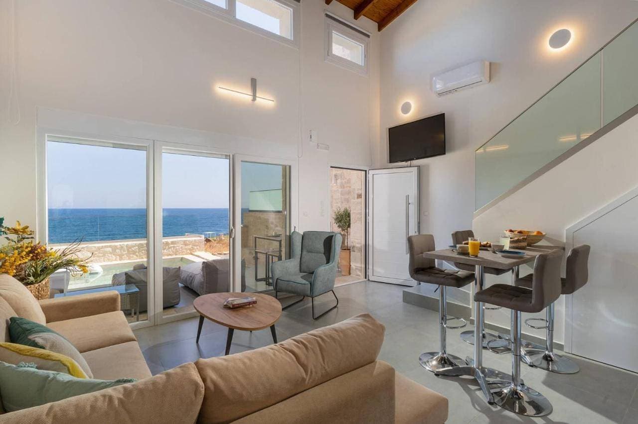 Aura Suite 1