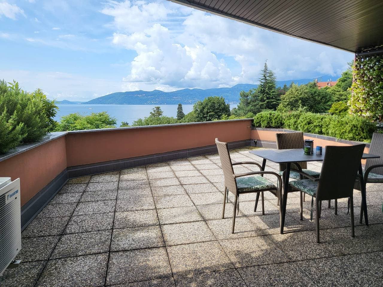 Foto 4 von 20: Lake View Apartment