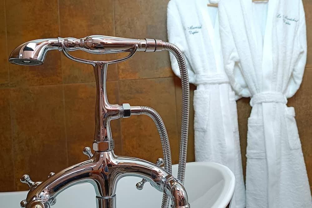 Foto 13 von 27: Gemütliches Apartment mit Whirlpool-Badewanne im Schlafzimmer und Katamaran-Netz