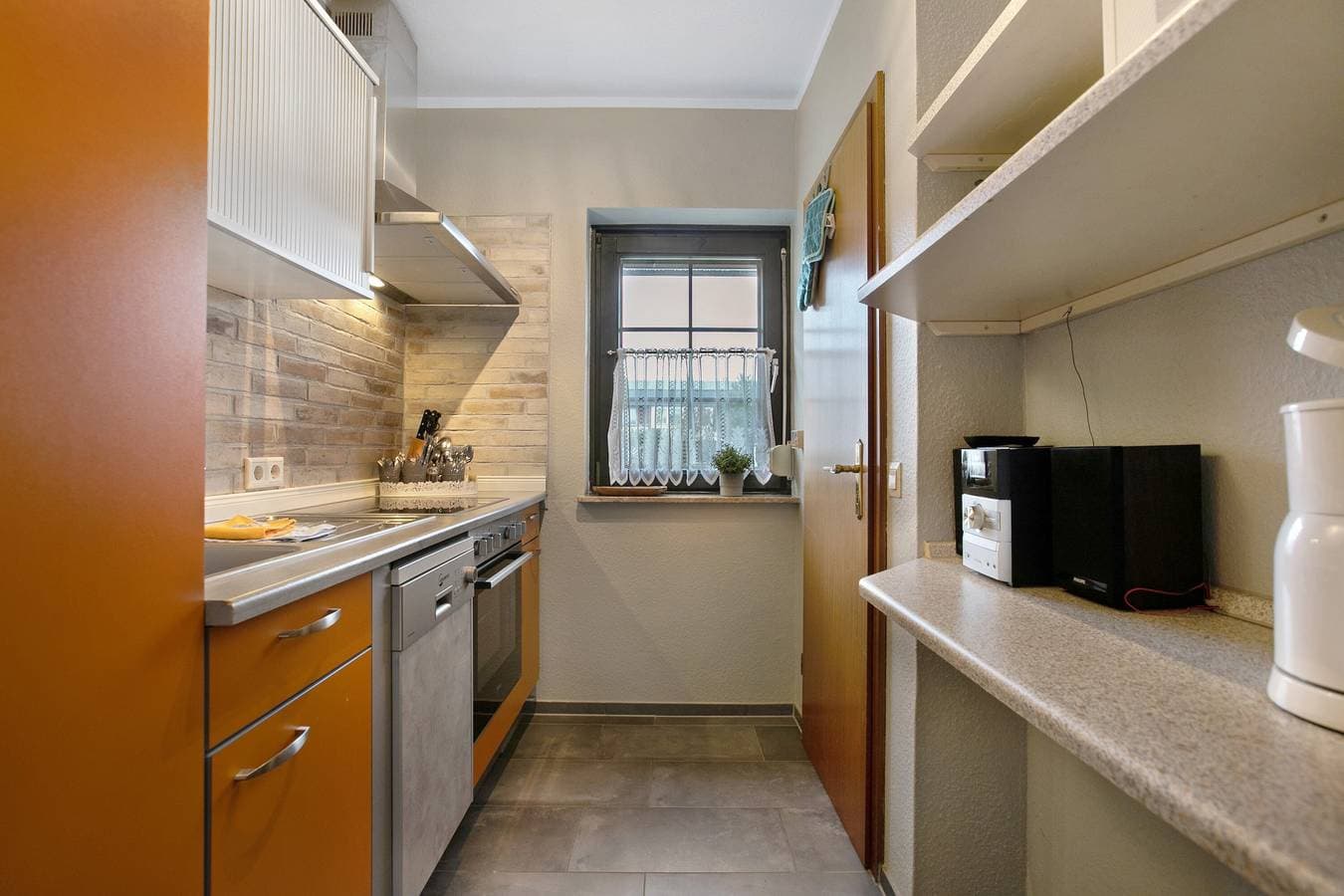 Foto 5 von 25: Ferienhaus „Deichkönig“ direkt im Kurzentrum, privater Terrasse und WLAN