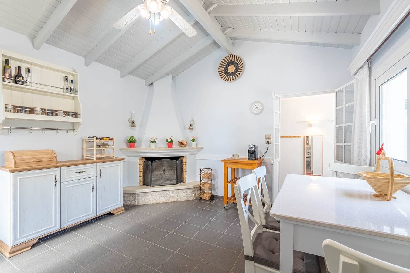 Foto 4 von 32: Villa 'Antipaxos Sunset House' mit Meerblick, WLAN und Klimaanlage