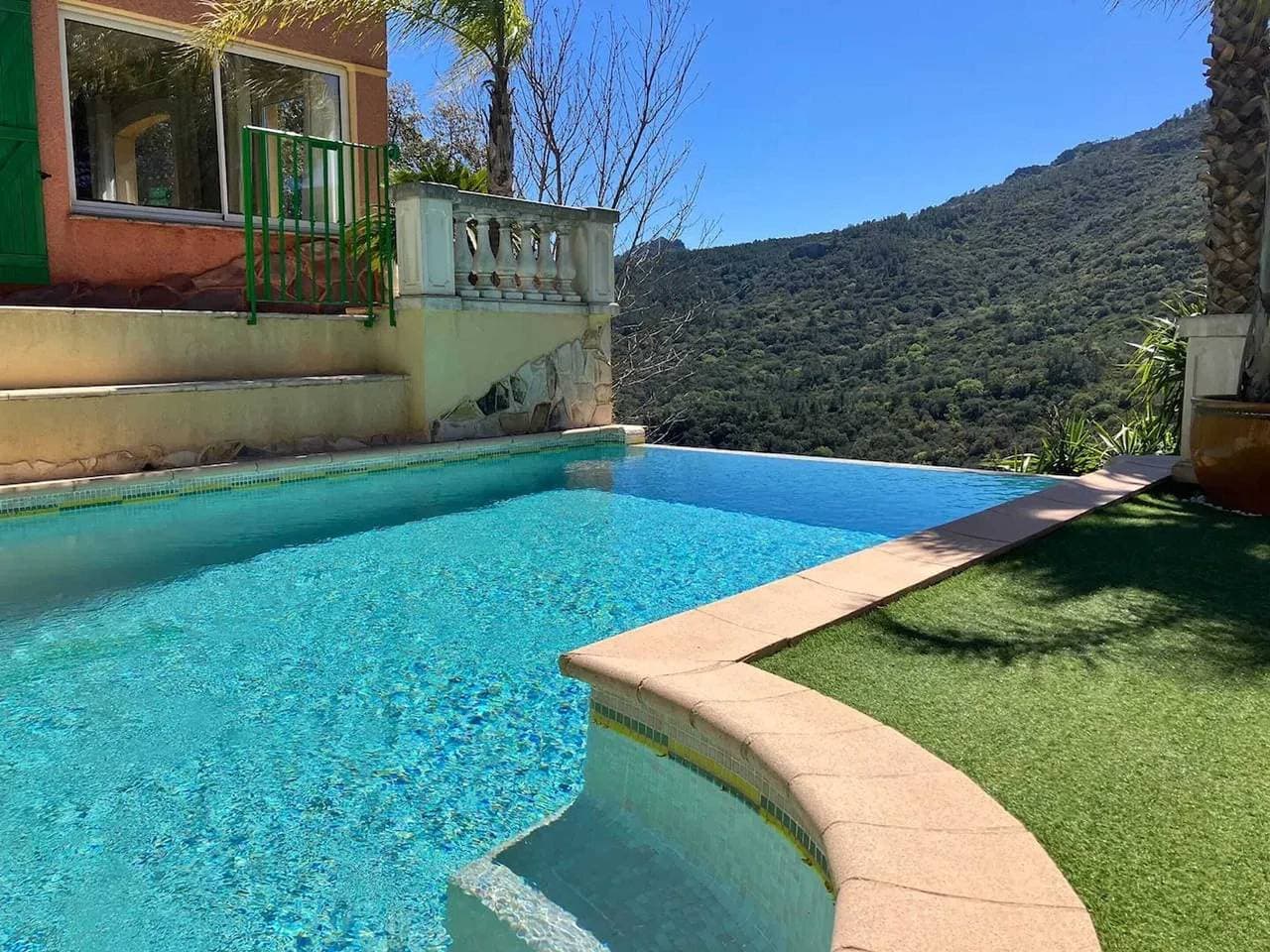 Foto 2 von 32: Freundliches Haus in Fréjus mit Infinity-Pool
