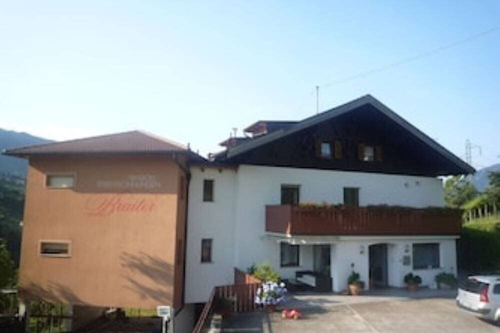 Foto 4 von 16: Ferienwohnung für 2-4 Pers. mit Südbalkon und biologischem Naturbadeteich