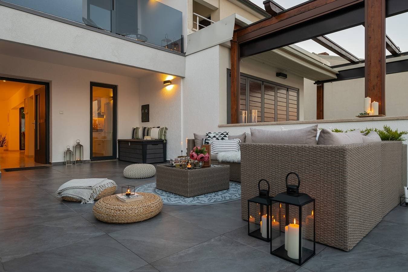 Foto 7 von 44: Sea view modern spacious lounge house