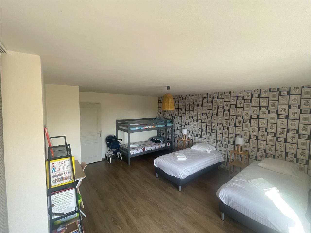 Foto 10 von 76: Three-Bedroom House