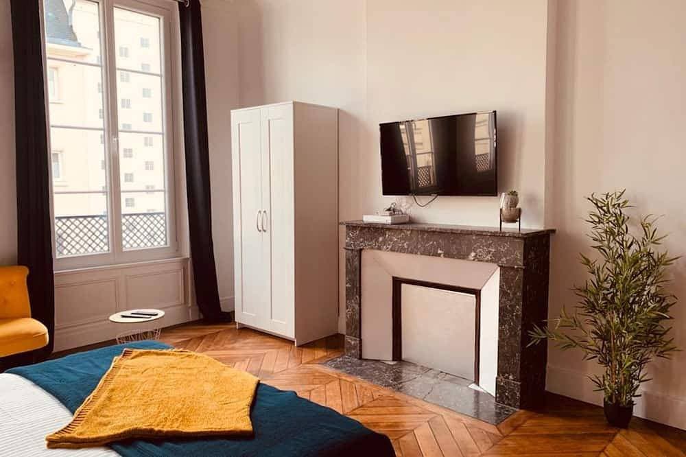 Foto 3 von 25: Apartment-Deluxe-Eigenes Badezimmer-Blick auf das Wahrzeichen