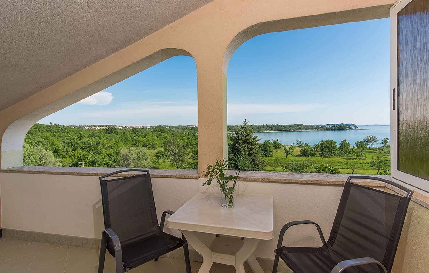Ferienwohnung mit Klimaanlage und Meerblick 1