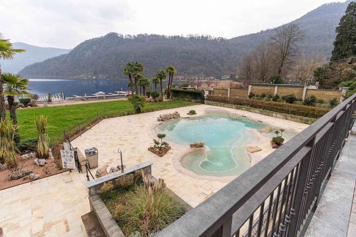 Elegant Lake View Apartment with Pool 1