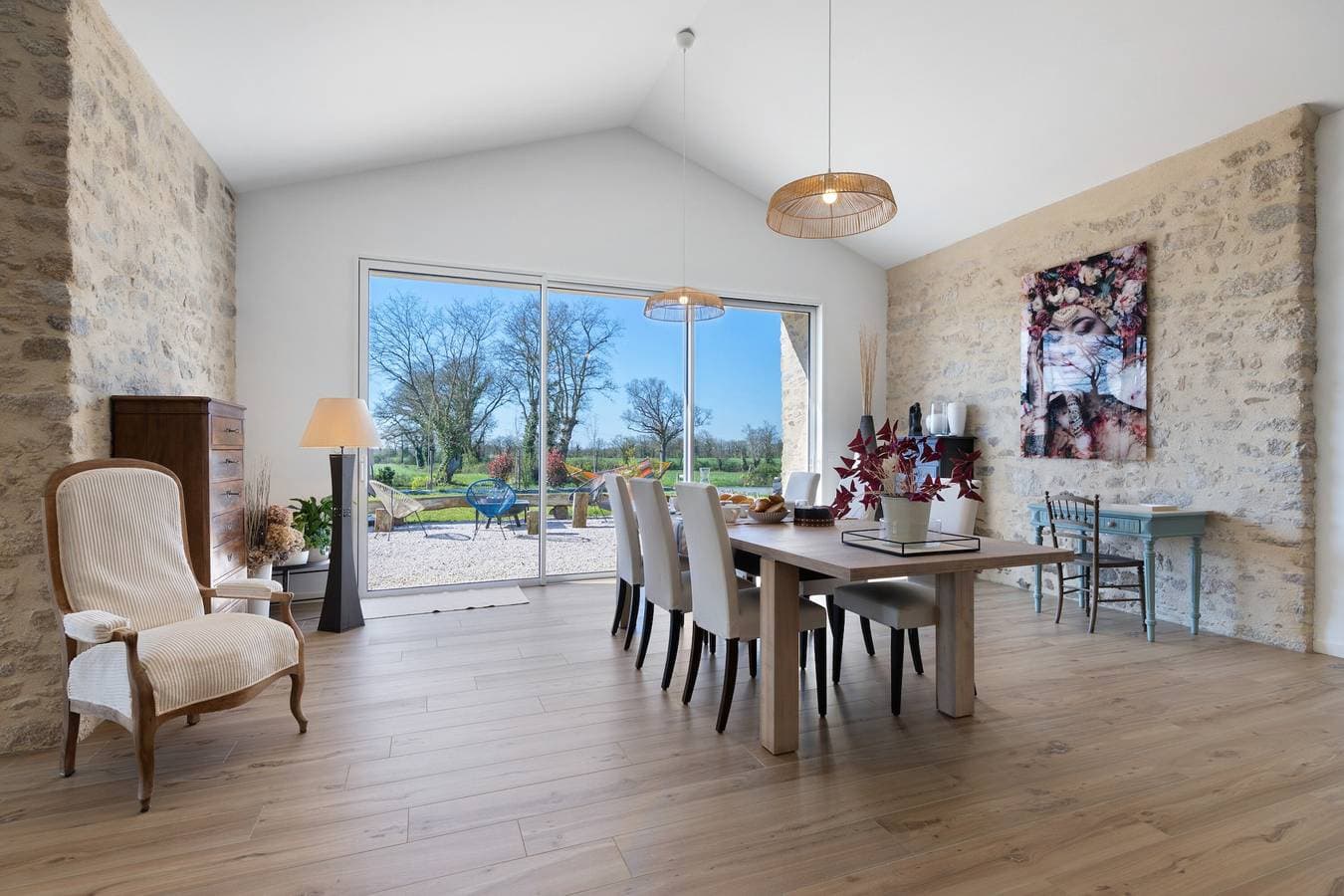 Foto 7 von 28: Gästezimmer À L'orée Des Bois „Chambre Loulou“ mit privater Terrasse, Garten & WLAN