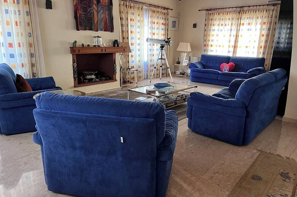 Foto 7 von 25: Charmante Erimi Villa mit privatem Pool und Gartenblick
