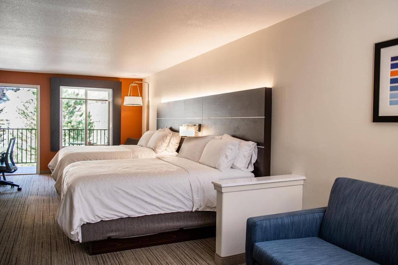 Foto 5 von 11: Suite with Two Queen Beds