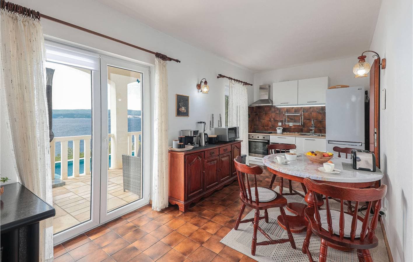 Foto 5 von 34: Charmante Unterkunft, 1,5 km vom Strand entfernt: Stilvolles 70 m² großes Apartment mit Pool und WLAN
